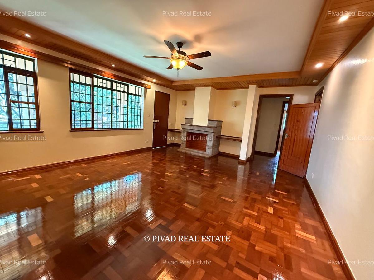 6 Bed House with Garden in Nyari - 3