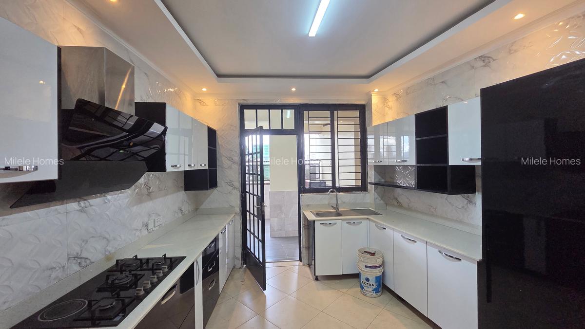 Serviced 3 Bed Apartment with En Suite in Kileleshwa - 3