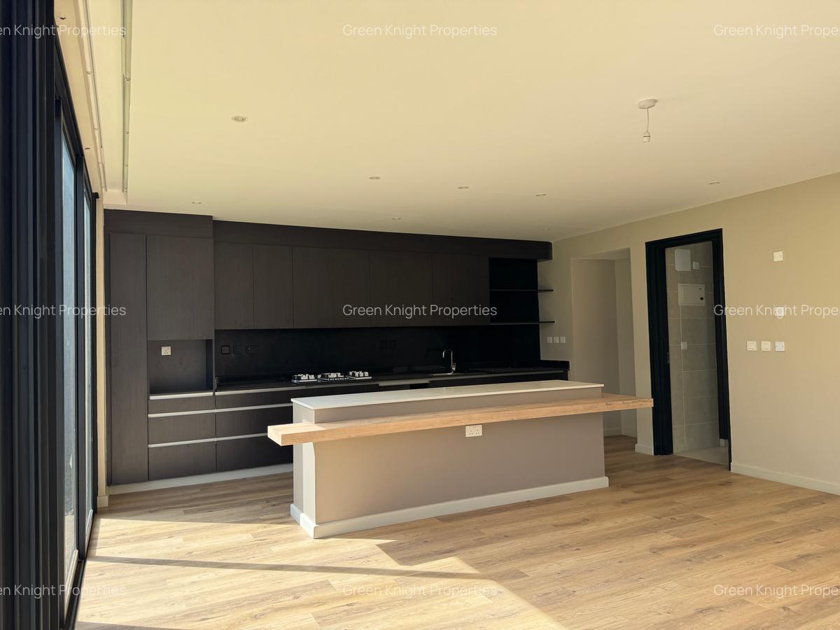 4 Bed Townhouse with En Suite in Runda - 3