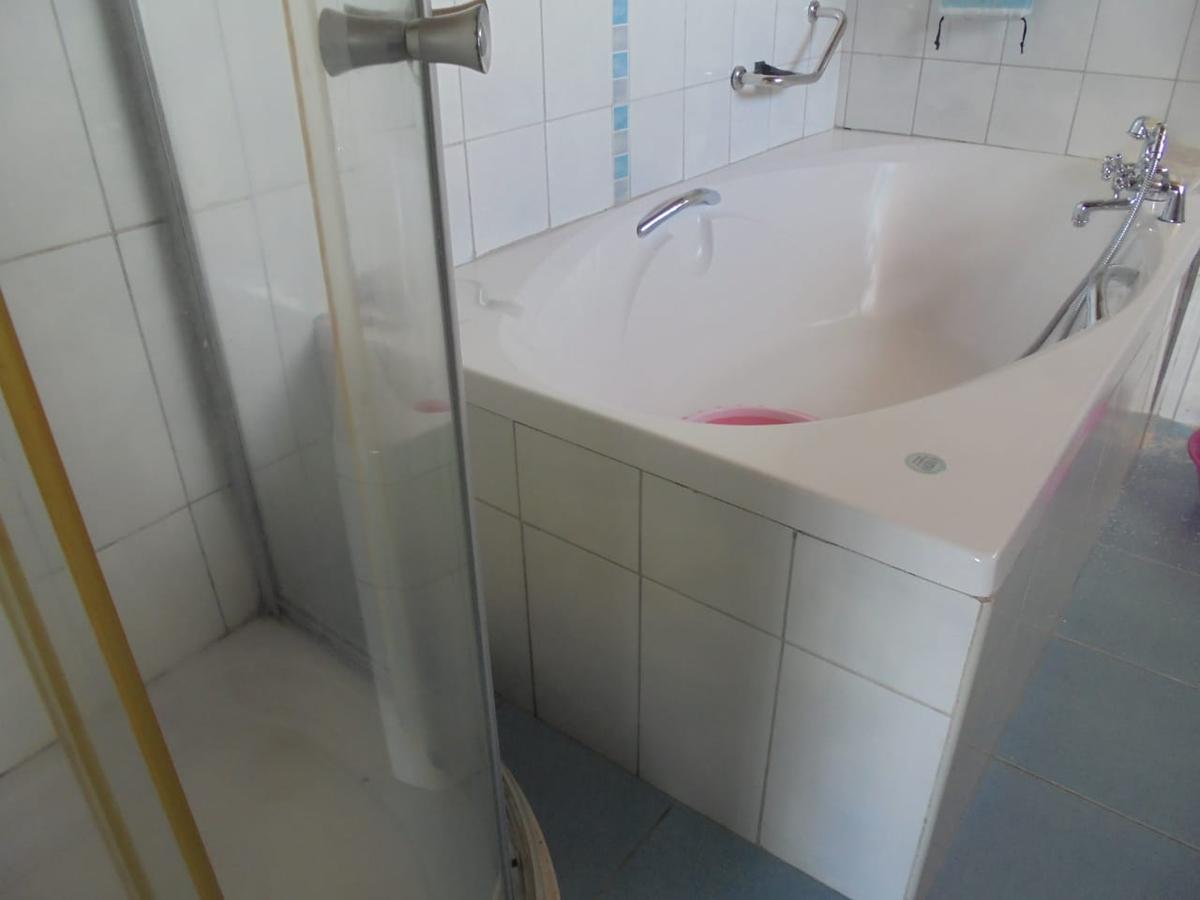 4 Bed Villa with En Suite in Gigiri - 15
