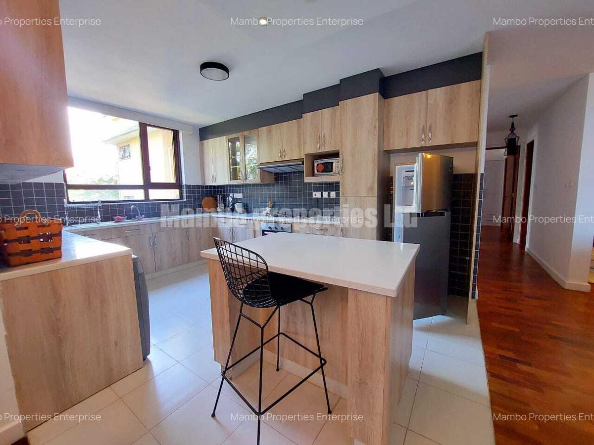 Serviced 2 Bed Apartment with En Suite at Kitale Lane - 6