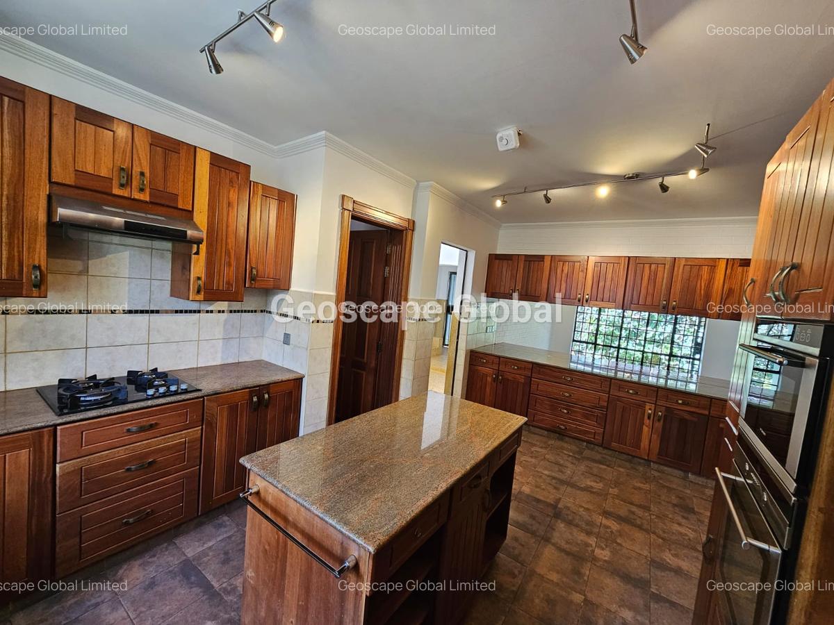 4 Bed Townhouse with En Suite in Spring Valley - 20