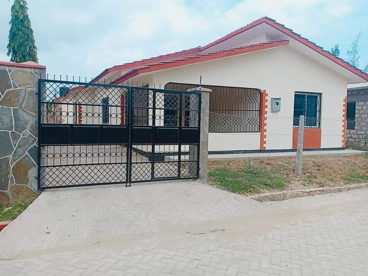 3 Bed Apartment with En Suite in Nyali Area - 1