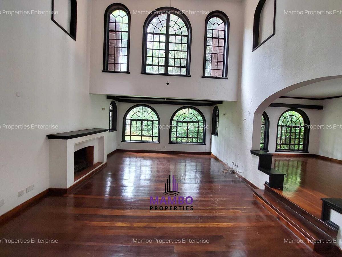 4 Bed Townhouse with En Suite at Riverside Dr - 4