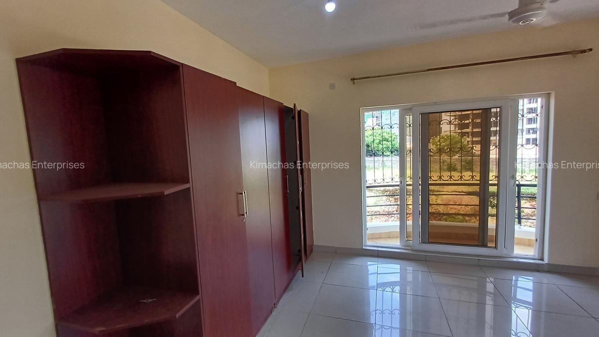 3 Bed Apartment with En Suite at Green Wood Drive - 12