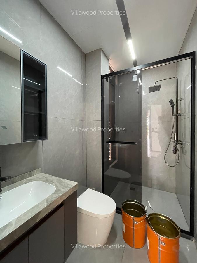 5 Bed Villa with En Suite in Lavington - 14