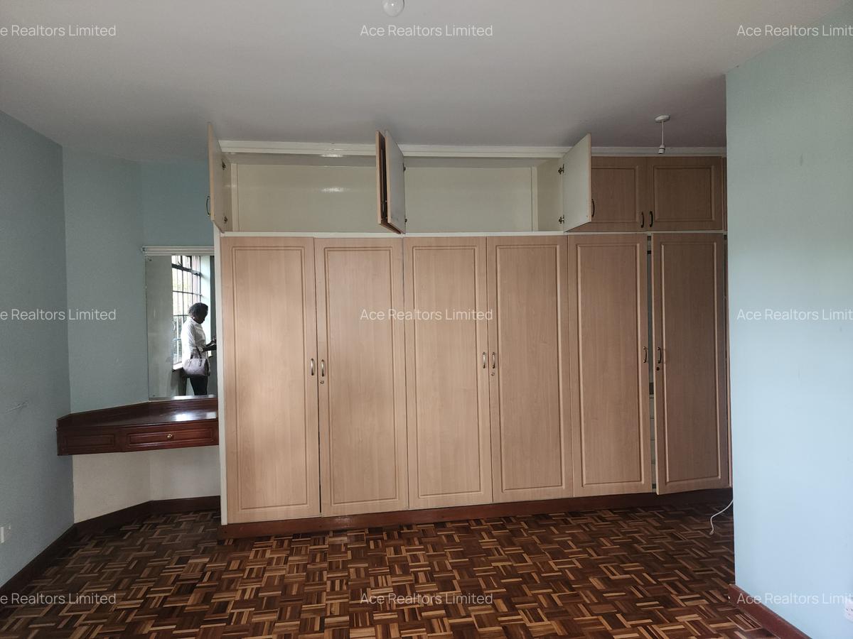 3 Bed Apartment with En Suite at Kaptei Garden - 5
