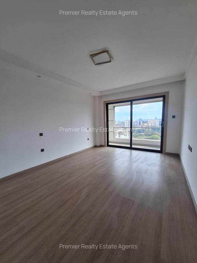 2 Bed Apartment with En Suite at Riverside - 3