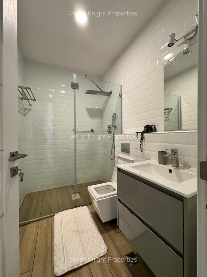 Serviced 2 Bed Apartment with En Suite in Lavington - 9
