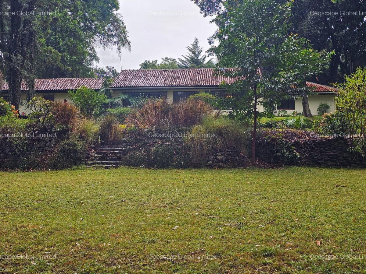 4 Bed House with En Suite in Rosslyn - 7