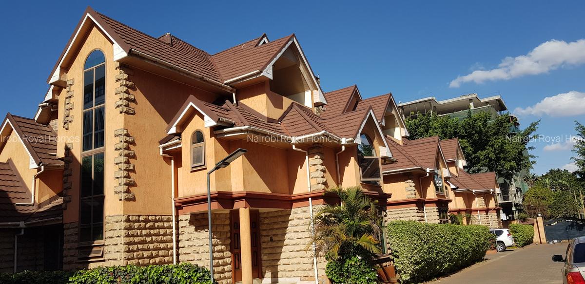 5 Bed Townhouse with En Suite at Lavington Green - 1