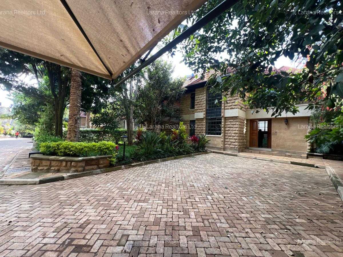 7 Bed Townhouse with En Suite at Covent Dr - 18