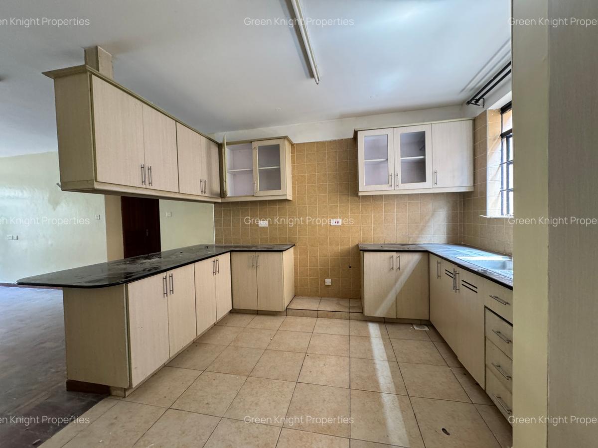 Serviced 2 Bed Apartment with En Suite in Riverside - 1