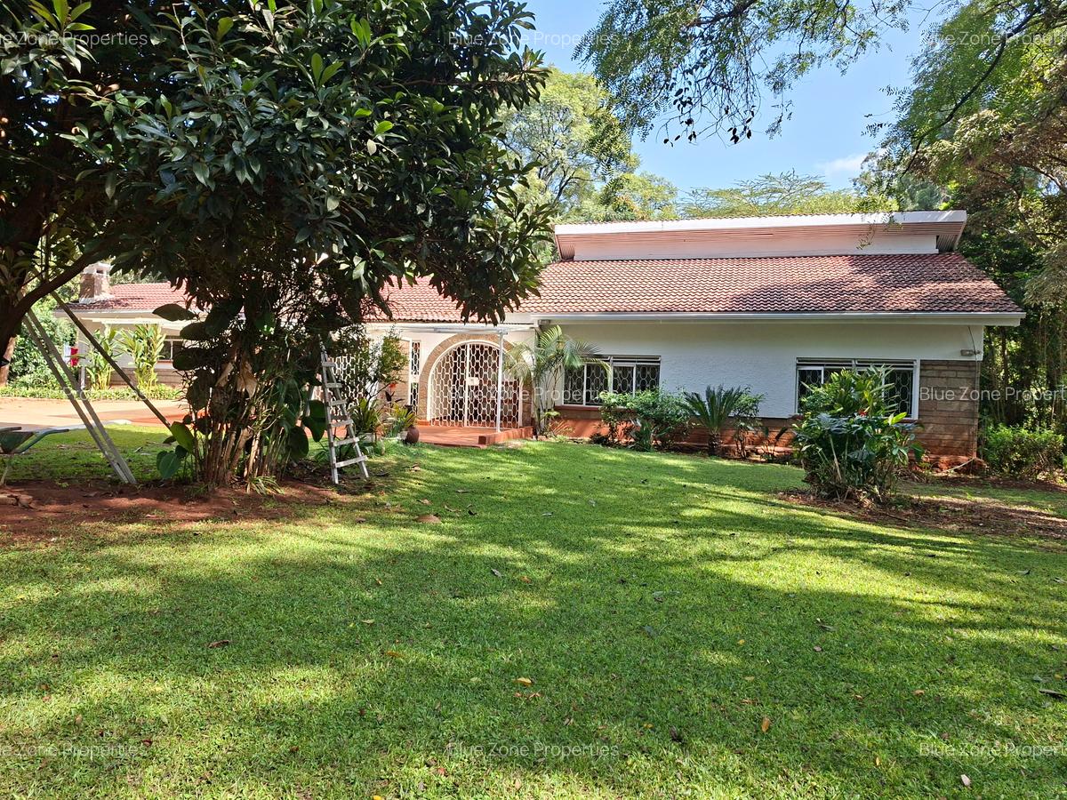 4 Bed House with En Suite at Rosslyn - 3