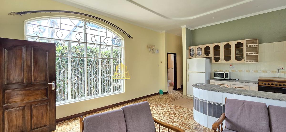 2 Bed House with Garden in Lavington - 5