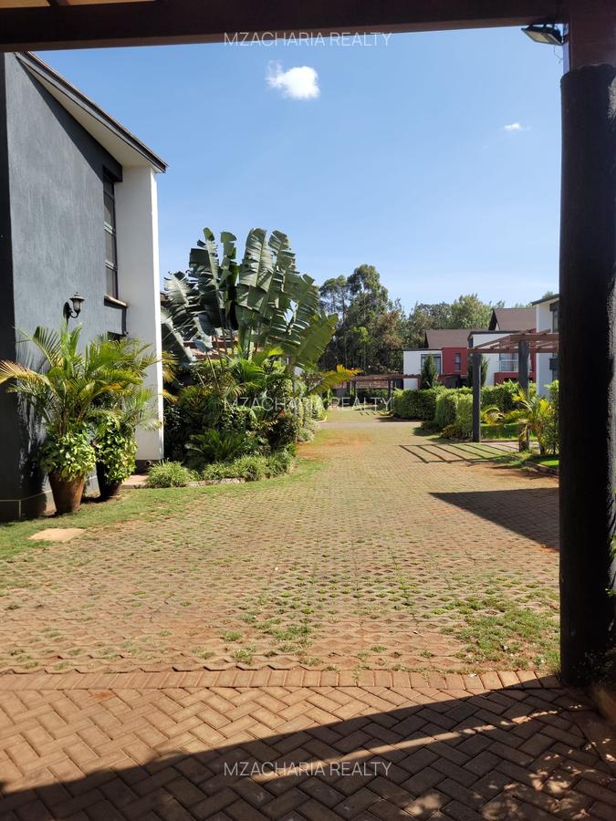 4 Bed Townhouse with En Suite in Ridgeways - 15