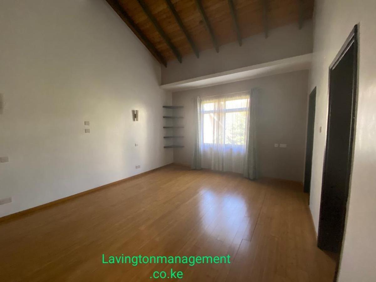 5 Bed Townhouse with En Suite at Lavington Green - 14