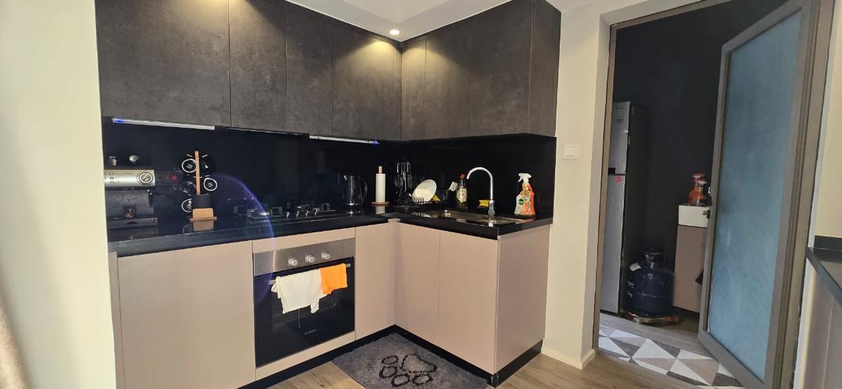 Serviced 2 Bed Apartment with En Suite at Red Hill - 9