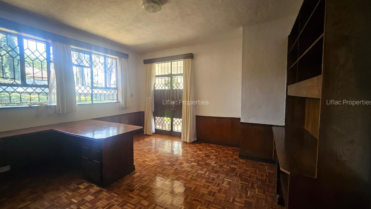 5 Bed House with En Suite in Runda - 18