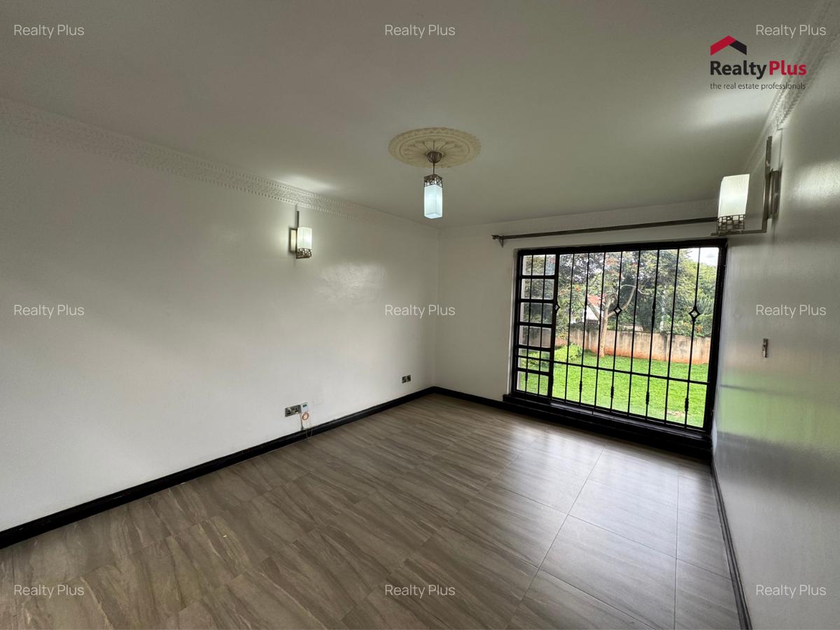 6 Bed Villa with En Suite in Runda - 12