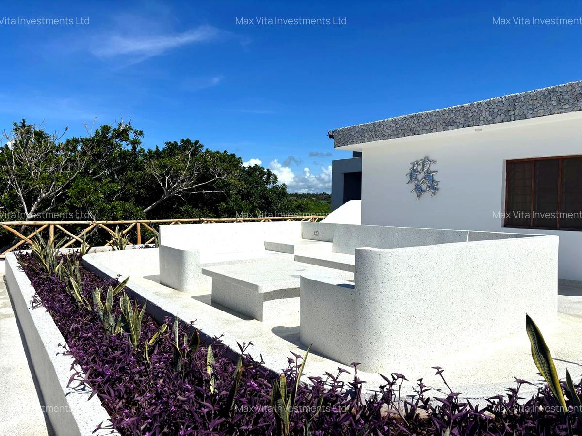 4 Bed Villa with En Suite in Watamu - 10