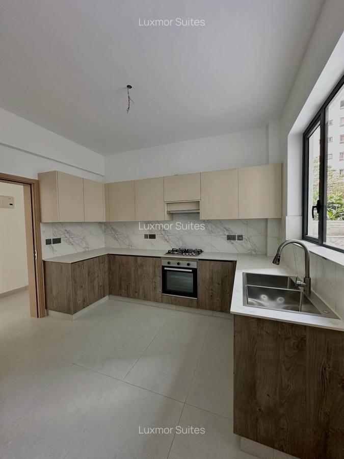 Serviced 3 Bed Apartment with En Suite at Brookside Area - 2
