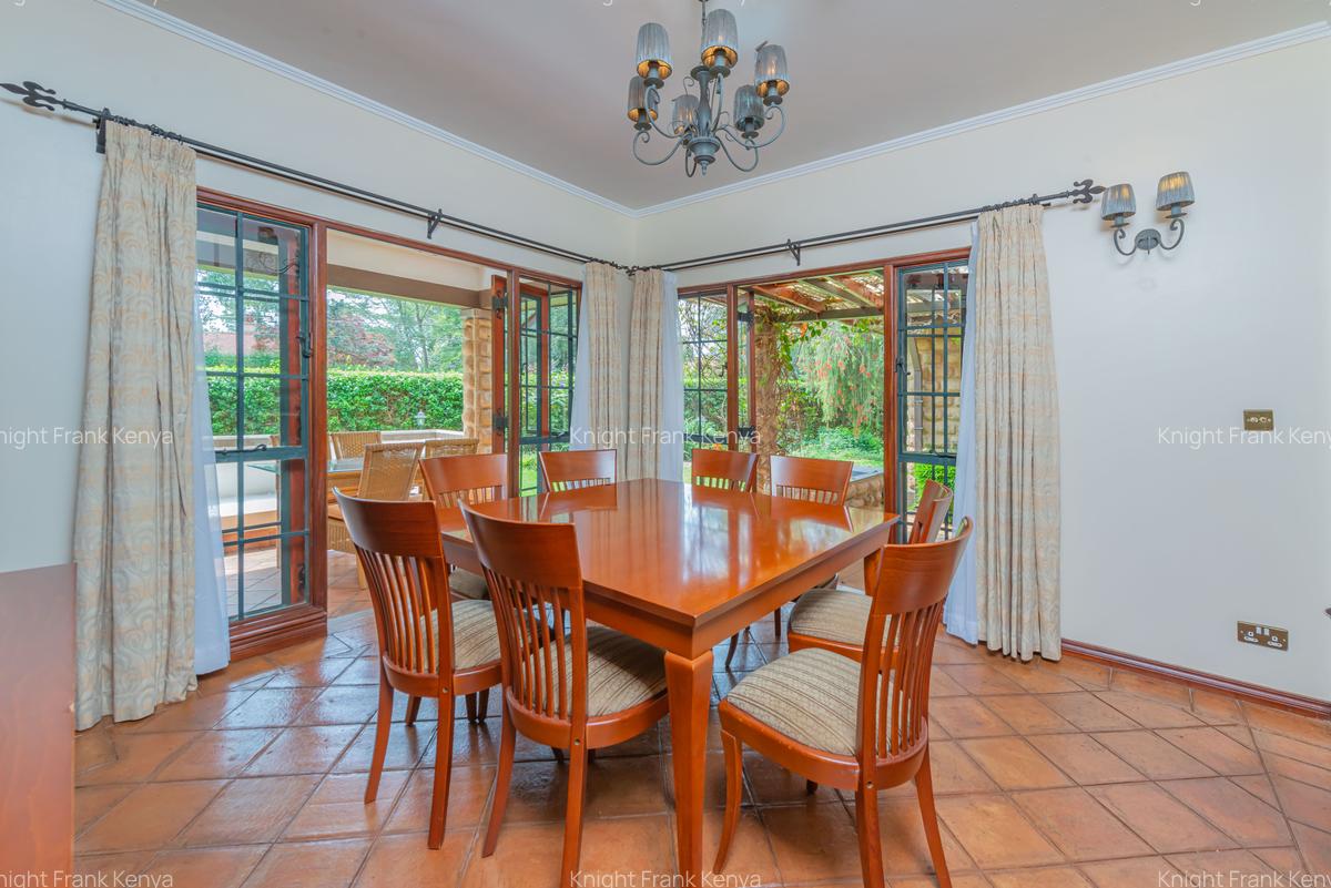 3 Bed House with En Suite in Ridgeways - 3