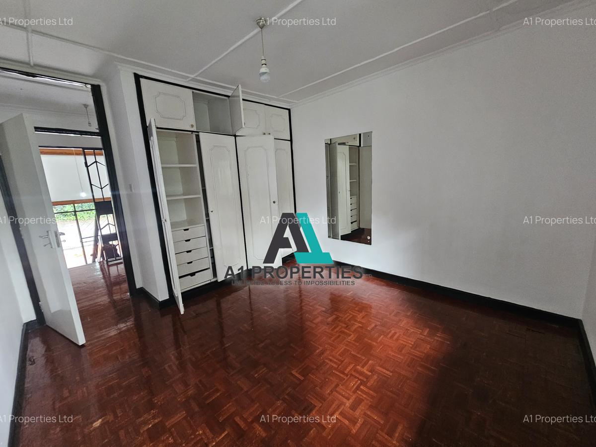 4 Bed Townhouse with En Suite in Lavington - 9