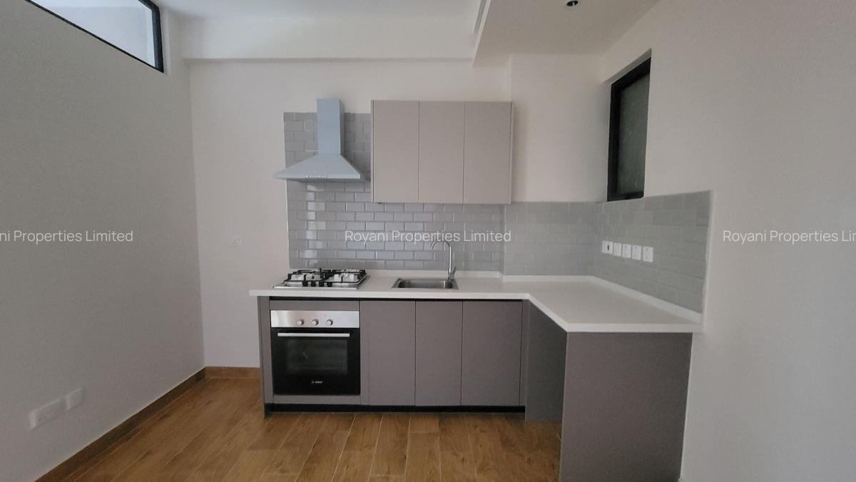 1 Bed Apartment with Swimming Pool in Kilimani - 2