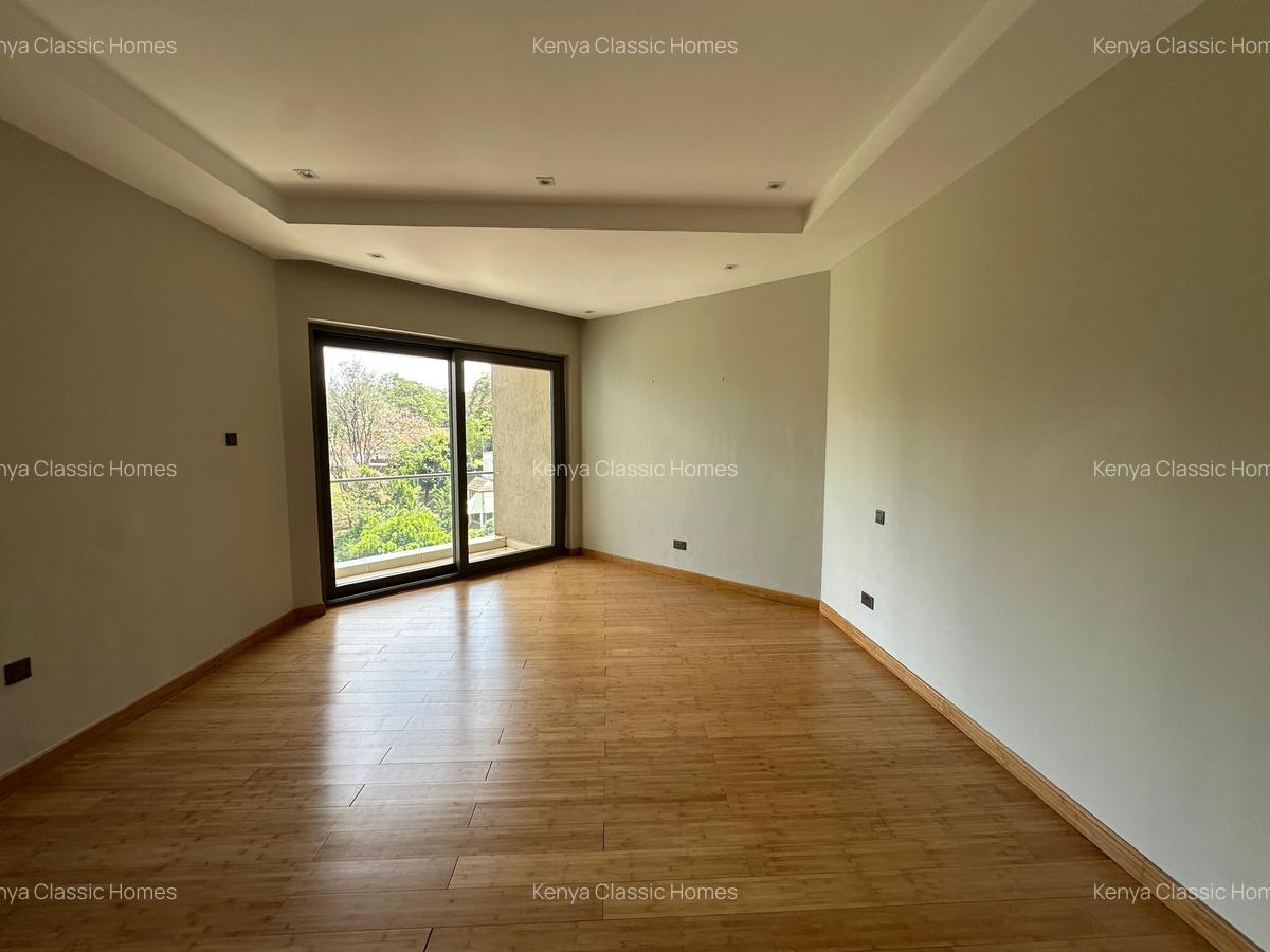 3 Bed Apartment with En Suite at Riverside - 13