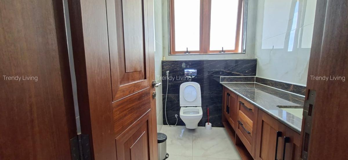 6 Bed Townhouse with En Suite in Lavington - 17