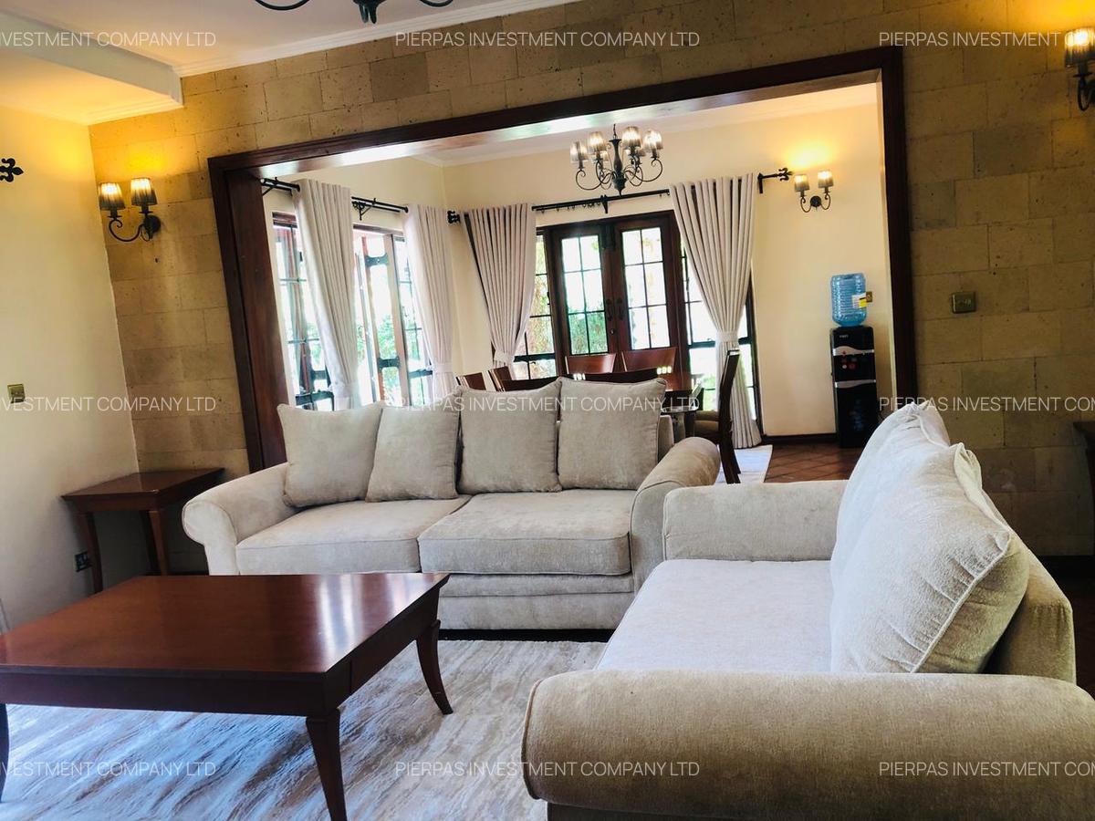 3 Bed Townhouse with En Suite in Ridgeways - 8