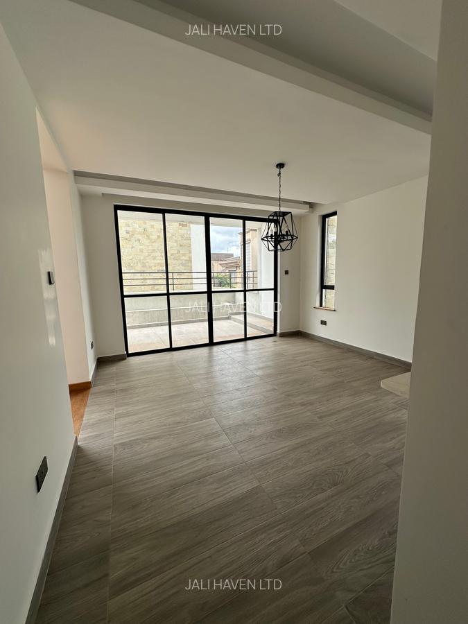 5 Bed Villa with En Suite in Lavington - 6