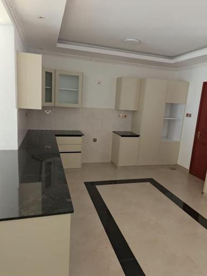 5 Bed Townhouse with En Suite in Lavington - 8
