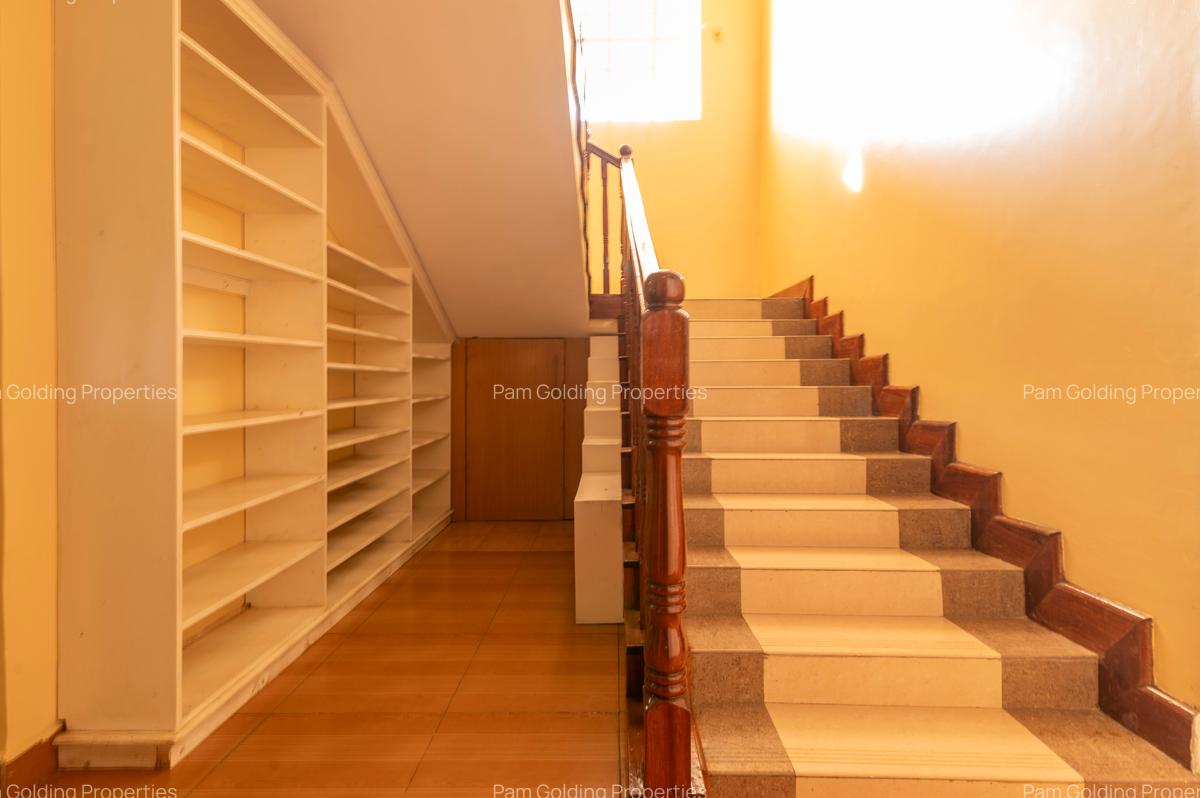 4 Bed House with En Suite at Safari Park - 10