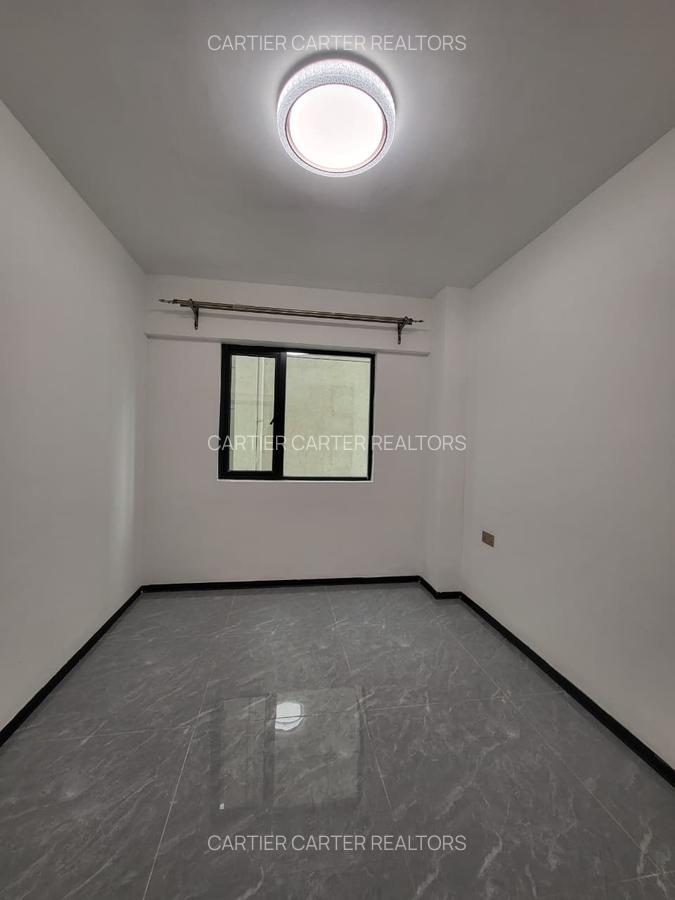 2 Bed Apartment with En Suite at Othaya Road - 16