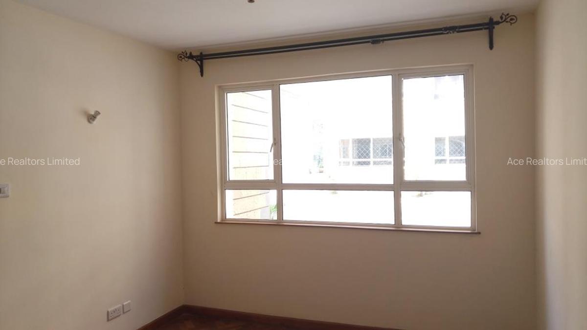 3 Bed Apartment with En Suite at City Park - 13