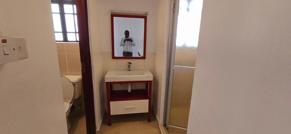 4 Bed Townhouse with En Suite at Hendreds Streets - 11