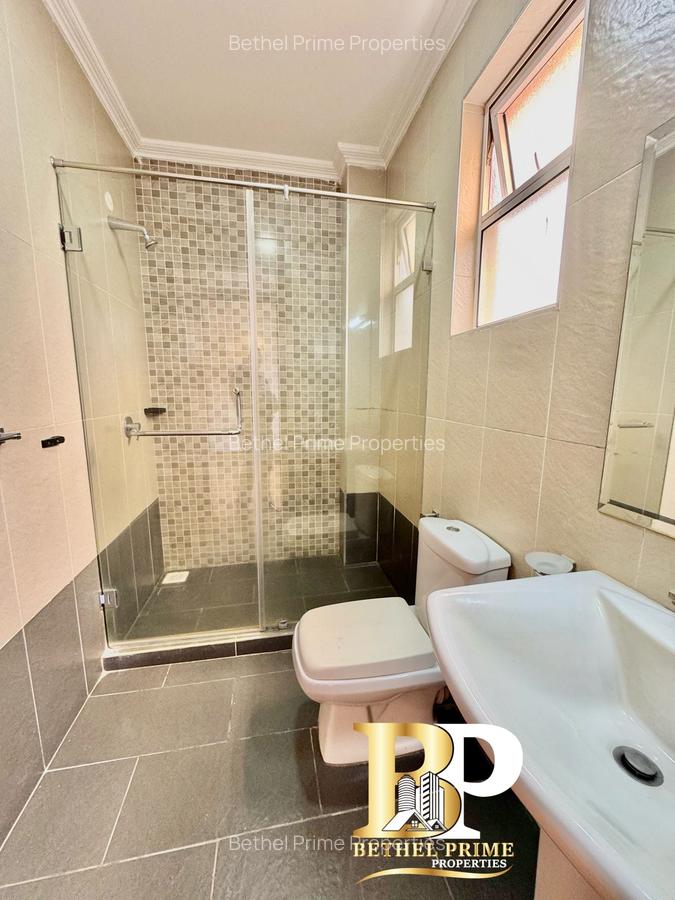 3 Bed Apartment with En Suite in Riverside - 17