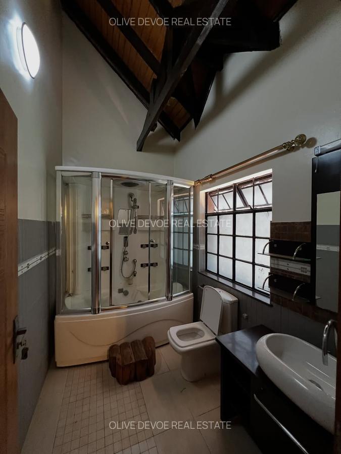 4 Bed Townhouse with En Suite in Lavington - 8