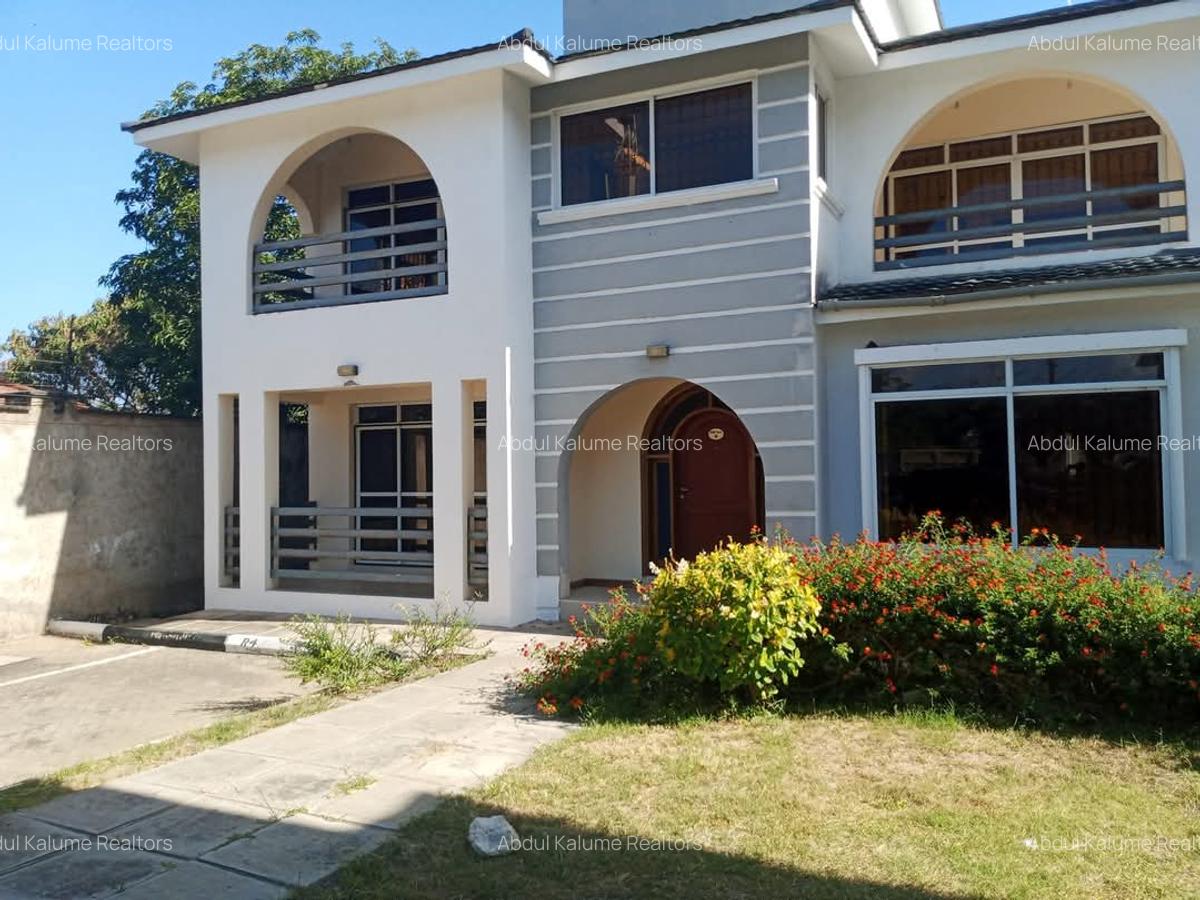4 Bed Villa with En Suite at Nyali Mombasa - 4