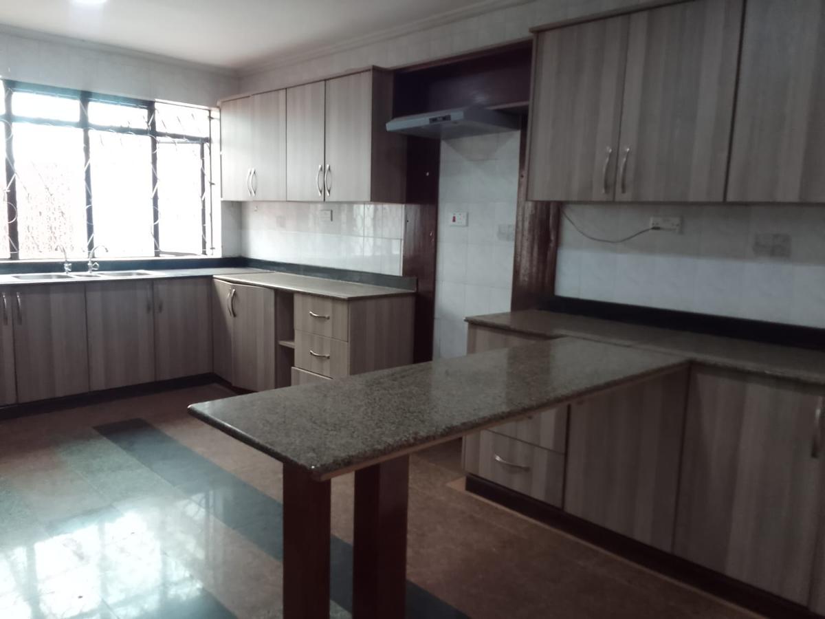 4 Bed Villa with En Suite in Westlands Area - 6