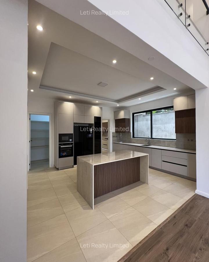 5 Bed Townhouse with En Suite in Lavington - 5