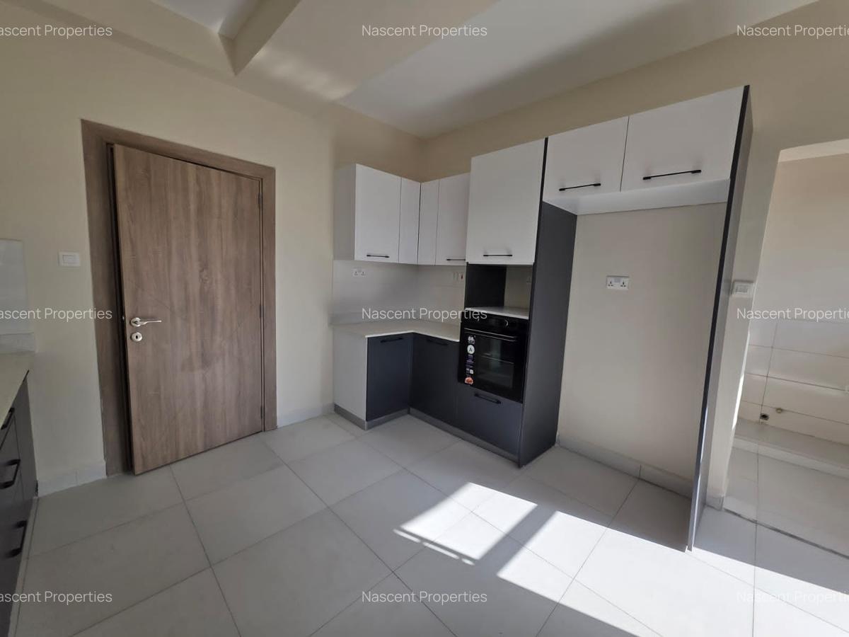 5 Bed Apartment with En Suite in Parklands - 7
