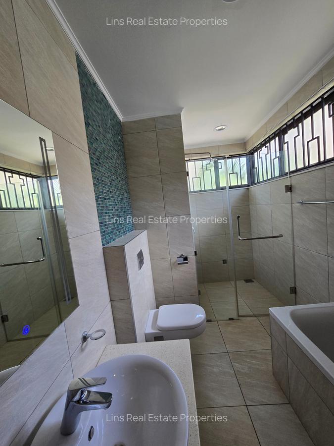 5 Bed Townhouse with En Suite in Lavington - 5