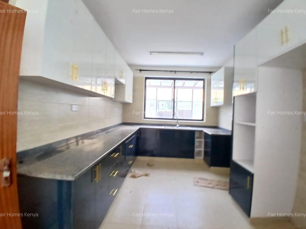 4 Bed Townhouse with En Suite at Convent Drive - 16