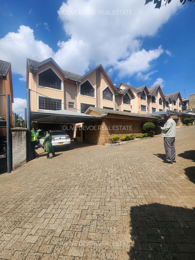 6 Bed Townhouse with En Suite in Lavington - 1