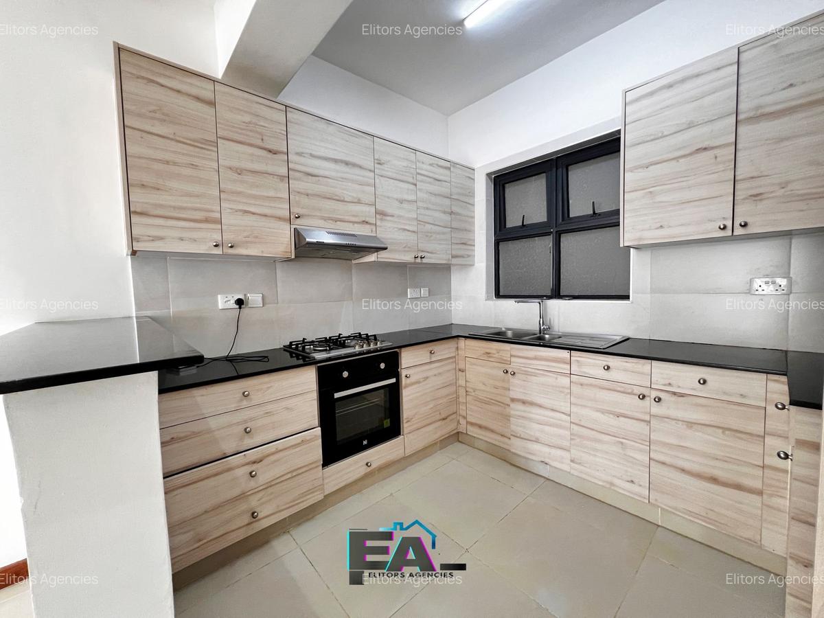2 Bed Apartment with En Suite at Lantana Road - 5
