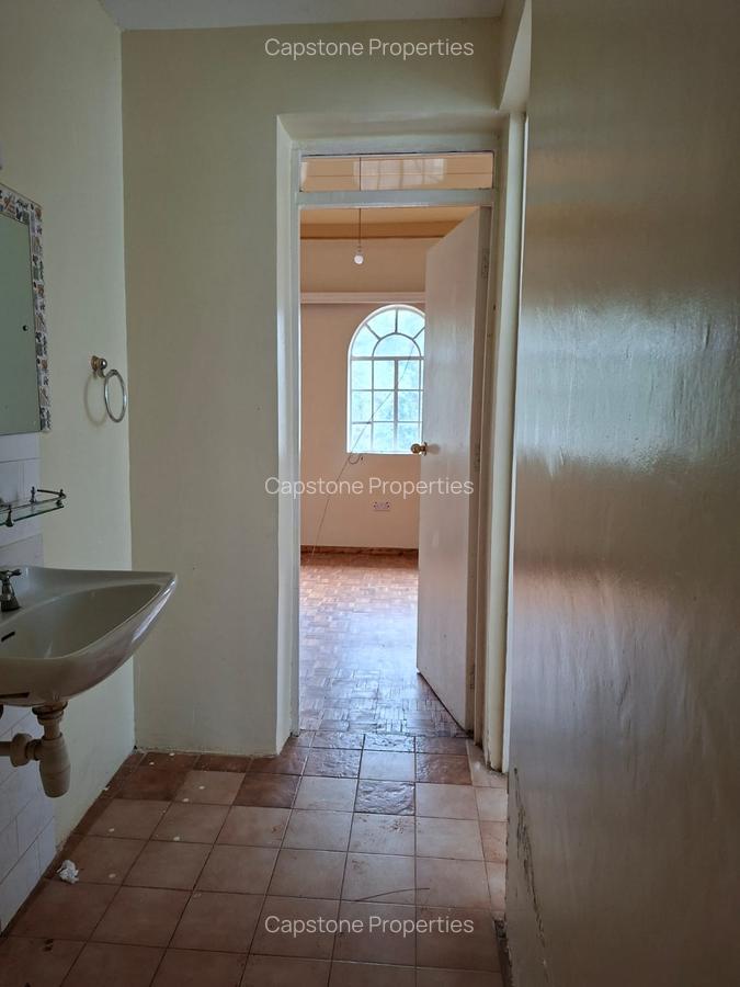 4 Bed House with En Suite in Runda - 18