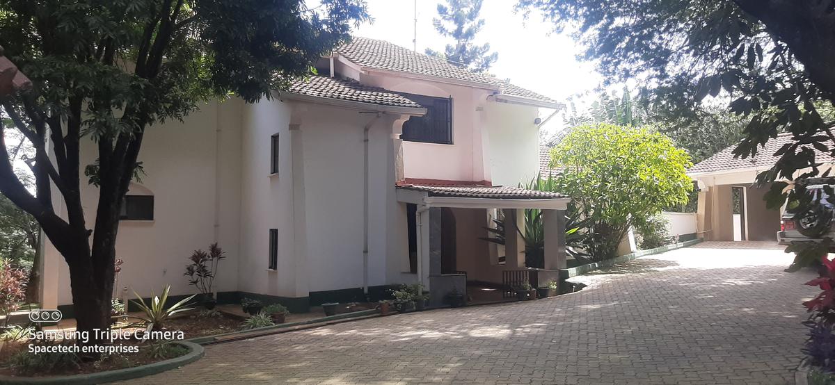 4 Bed House with En Suite in Runda - 2